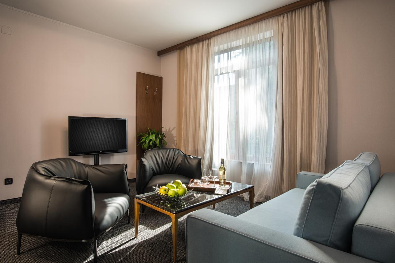 Uniqato Hotel Stara Zagora Exterior photo